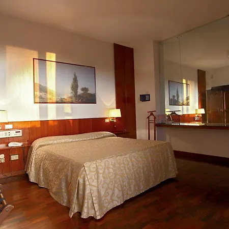 Grand Duomo Otel Pisa