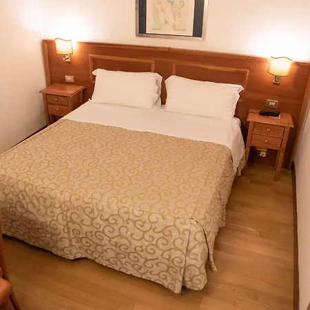 Grand Duomo Otel Pisa